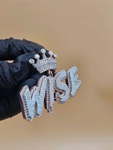 จี้เพชรโมอิสซาไนต์ VVS ประดับเพชรแบบ Iced Out สั่งทำตัวอักษรชื่อได้  วัสดุเงินแท้ 925 ชุบโรเดียม  สำหรับทั้งชายและหญิง - Product Image 2