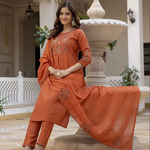 Elegante Conjunto de Kurta y Pantalón Bordado con Dupatta en Varios Colores - Product Image 1