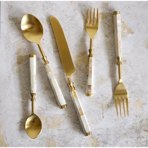 Kim loại thép không gỉ Flatware thiết lập dao kéo màu vàng thìa dĩa màu trắng xử lý đồ dùng nhà bếp dao kéo thiết lập nguồn cung cấp