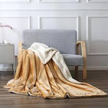 Wholesale <b>Cheap</b> in Customized 100% Polyester Fleece Blanket Soft Plush Flannel Blanket for <b>Sofa</b> Throws and Blankets by hi - Product Image 3