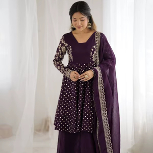 Partie Porter Haut-Bas Et Dupatta Avec Broderie Séquence Travail - Product Image 1