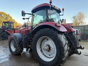 Tractor de Ruedas Puma 215 de 2013 con Motor de 80HP y Caja de Cambios con Bomba, Motor y Rodamientos en Venta - Product Image 4