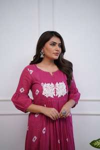 Vêtements décontractés de qualité supérieure ensemble Kurti en coton doux ensemble Mulmul coton fil lourd broderie travail haut et pantalon au prix d'usine - Product Image 3