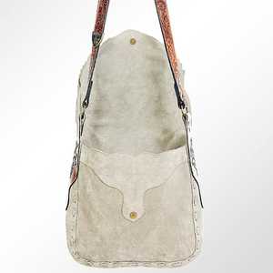 กระเป๋าคลัทช์สะพายข้างหนังกลับคุณภาพพรีเมี่ยมแบบวินเทจสไตล์ตะวันตกหนังวัวลายดอกไม้มีซิปประดับพู่ - Product Image 4