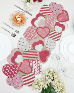 Chemin de table de luxe fait à la main en forme de coeur de couleur rose 13x36 pouces avec des perles blanches et argentées - Product Image 1