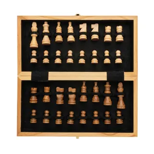 Scacchiera Pieghevole in Legno Sostenibile FSC, Gadget Ecologico per Giocatori di Scacchi - Product Image 4