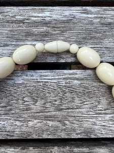 Collier de perles de résine fait main de vente chaude avec des couleurs et des textures étonnantes parfait pour les cadeaux ou un usage personnel - Product Image 4