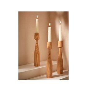 Porte-bougie en bois minimaliste moderne adapté à la décoration contemporaine du salon et de la chambre à coucher avec une lumière douce de bougie - Product Image 1