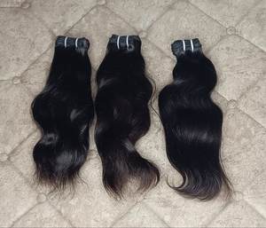 Extensions de Cheveux Humains de Qualité Tissage de Cheveux Naturels de Style Organique Indien Remy Vague Naturelle de 14 Pouces - Product Image 1