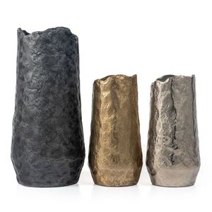 Maceta de metal moderno de lujo martillado diseño superventas Oro Negro Plata maceta para esquinas laterales - Product Image 1