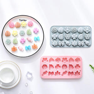 En Stock: Molde de 18 Piezas para Hornear Pasteles y Chocolates con Diseños de Flores Pequeñas, Hojas y Lazos de Caramelo, Apto para Horno, Empaque a Granel - Product Image 2