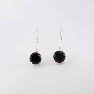 Pendientes de Plata con Piedra Redonda Pequeña de Ónix Negro, Hechos a Mano, Chapados en Oro, Regalo para el Día de San Valentín para Esposa o Novia - Product Image 1