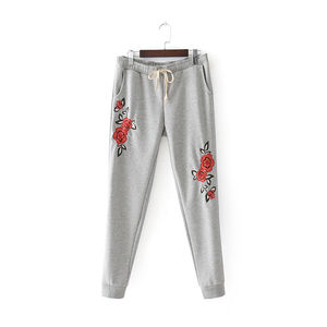 Conjunto de chándal de ropa de calle personalizada para mujer más vendida, conjunto de chándal hecho de algodón de nuevo diseño, precio al por mayor - Product Image 4