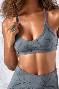 Soutien-gorge de sport sans couture de haute qualité avec maintien moyen, vêtements de sport sans manches, dernier design, prix abordable, vente en gros, vêtements de fitness - Product Image 3