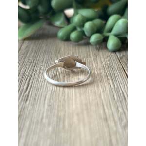 Bague Flèche Style Zuni Plaqué Or Rose avec Incrustation d'Opale Synthétique et Monture en Acier Inoxydable - Product Image 5