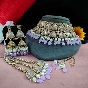 Ensemble de collier en pierre et perles suspendues MOP avec Maang Tikka et Pasa Accessoire idéal pour les vêtements de mariée, les célébrations festives - Product Image 4