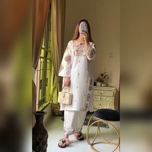 Conjunto de salwar kameez plazzo de algodón de primera calidad con parte superior con bordado de hilo grueso y pantalón plazzo con dupatta para salidas informales, calidad de exportación - Product Image 1