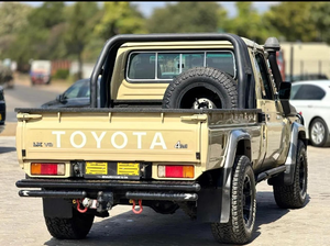 Toyota Land Cruiser d'occasion propre, simple cabine 4x4, série 79, fabriqué au Japon, diesel, boîte automatique, pneus R18 - Product Image 4