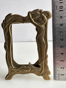 Hermoso marco dorado de diseñador, soporte de imagen decorativo multiusos, pantalla de mesa para fotos, ilustraciones, recuerdos, regalo - Product Image 3