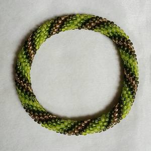 Brazalete de abeja con cuentas hecho a mano-Brazalete para mujeres y niñas - Product Image 1