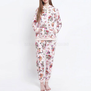 100% Cotton Winter Plus Size Hooded Sublimated Women Tracksuits Quick Dry Wholesale - Product Image 2
