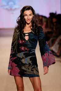 Vestido Midi de fiesta de noche con lentejuelas y cuentas con cintura Natural de Patra, lavable, ecológico - Product Image 6