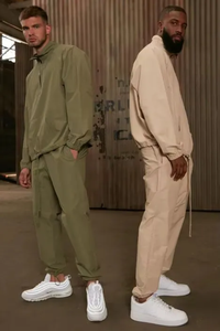 Streetwear en nylon avec logo personnalisé costumes de survêtement vintage nouvelle mode ensemble de jogging 2 pièces veste coupe-vent réfléchissante survêtement pour hommes - Product Image 5