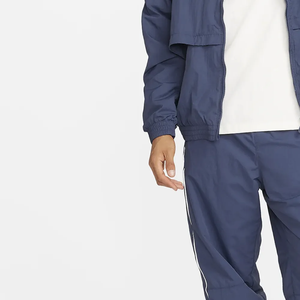 Nuevos conjuntos de sudadera cortavientos en blanco ligero y elegante, chándal cortavientos hecho de poliéster con logotipo personalizado para hombre - Product Image 6