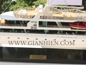 Gia Nhien Design personnalisé du fabricant Le Ponant Yacht Croisières Perle blanche PEINTE Bateau de vitesse en bois Boîte basse en bois Décoration - Product Image 3