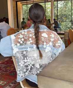 Veste en jean coréenne vintage de couleur unie pour femmes, veste d'automne en patchwork à simple boutonnage, veste en jean en dentelle effilochée - Product Image 5