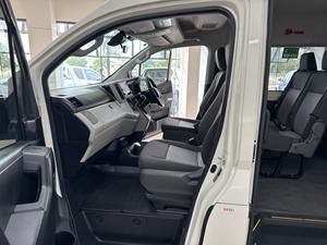 Toyota Hiace Commuter 2021 Usada, 12 Plazas - Product Image 6