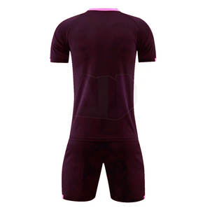 Tenue d'équipe sportive élégante, uniforme de football, léger, respirant, 100% polyester, personnalisable, soutenant les performances lors des matchs - Product Image 2
