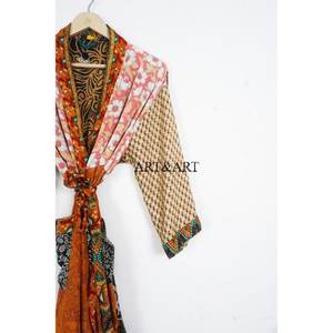 Vente en gros Fabrication Prix bas Kimono en soie élégant Multicolore Doux Haute qualité Vêtement de nuit Vintage Sexy - Product Image 3