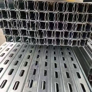 Estructura de montaje solar para suelo y techo Rieles de <span class=keywords><strong>acero</strong></span> Riel de correa de canal C para soportes solares fotovoltaicos - Product Image 5