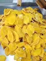 Zacht gesneden gedroogde mango met chili-zout smaak - zoete tropische mango snack, Vietnamese oorsprong, premium kwaliteit, groothandel