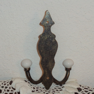 Crochets muraux pour rideaux en fer poli antique Design élégant parfait pour la décoration de la maison et l'organisation du rangement Accent mural moderne - Product Image 4