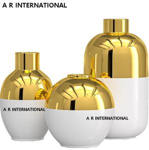 Juego Único de 3 Jarrones de Hierro Dorado de Lujo Nórdico, Modernos y Populares, Jarrones de Metal para Mesa, Adorno para el Hogar para Bodas y Otras Ocasiones - Product Image 1