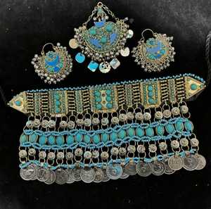 Conjunto de acero inoxidable Tribal Kuchi afgano tradicional, collar étnico hecho a mano, pendientes, monedas con incrustaciones de cristal coloridas para fiestas - Product Image 2