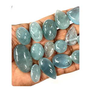 Pierre précieuse d'aquamarine bleue naturelle en vrac, cabochon, forme et taille mélangées, environ 10-15 mm. - Product Image 1