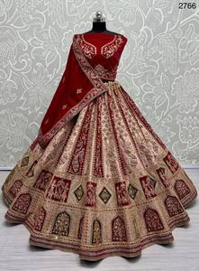 Lehenga choli ดีไซเนอร์พร้อมงานปักลายแฟนซี - Product Image 2