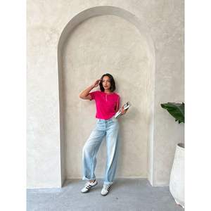 T-shirts pour femmes Topshow en tissu Shepherd Stitch fuchsia, produit en gros - Product Image 3