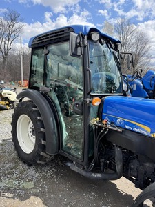 New Hollaind T4040N Tracteur d'occasion - Product Image 2