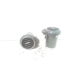 ช่องระบายอากาศบนแผงหน้าปัดอัลฟา โรเมโอ 147 ซีรีส์ (937) 225495 (00>05) - Product Image 1