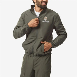Ensemble de survêtement d'entraînement deux pièces personnalisé pour homme – Veste coupe-vent matelassée en toile respirante avec fermeture éclair montante pour l'extérieur et le streetwear - Product Image 5