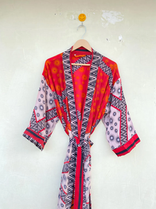 Kimono de seda Vestido indio Vintage Vestido reciclado Vestido de seda unisex - Product Image 3