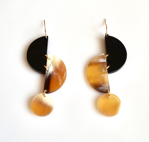 Boucles d'oreilles en corne de luxe pour dames Boucles d'oreilles bijoux à la mode pour femmes Meilleure qualité à bas prix artisanat naturel - Product Image 2