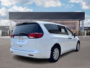 Minivan VOYAGER 2020 L FWD USADA EN BUEN ESTADO, BLANCA, TRANSMISIÓN AUTOMÁTICA DE 9 VELOCIDADES, 287HP, TRACCIÓN DELANTERA HGM - Product Image 5