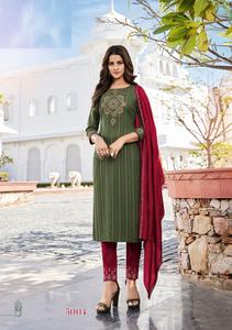 Pantalon en rayonne fantaisie de 14 kg avec broderie miroir et coton slub lycra, accompagné d'un dupatta en viscose Chanderi pure - Product Image 2