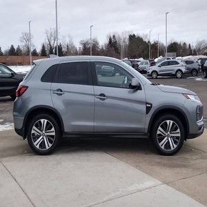 Mitsubishi Outlander Sport 2024 d'occasion en excellent état - Product Image 2