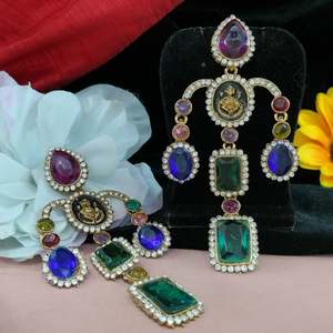 Lujosos colgantes de piedra de cristal con exquisitos detalles de circón para un atractivo glamuroso Una sinfonía de brillo y elegancia - Product Image 5